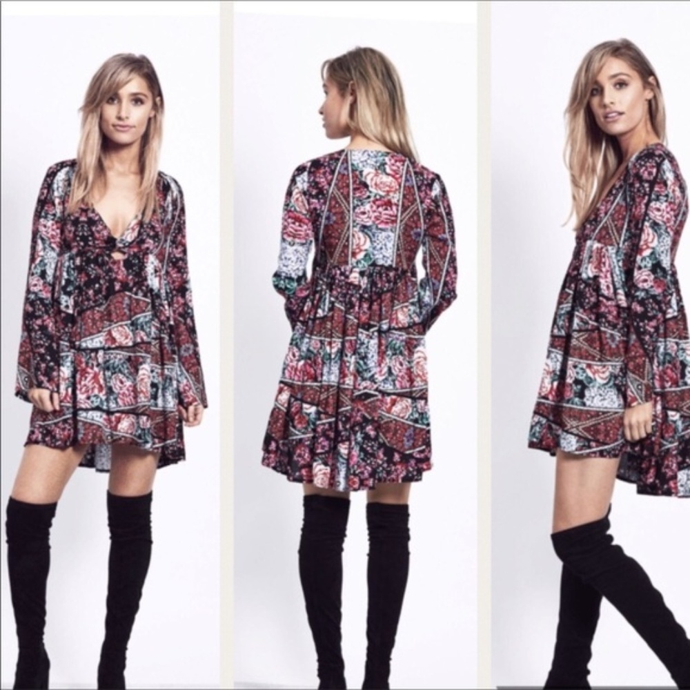 Jaase hand shaped in the shed Women dress XS mini floral print Deep v neck,